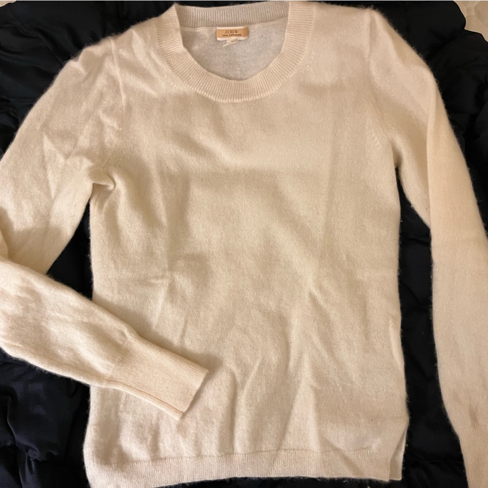 J crew 100% cashmere cream colored sweater XS. Like new!